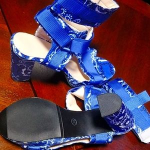 Blue bandana print block heels brand size 7